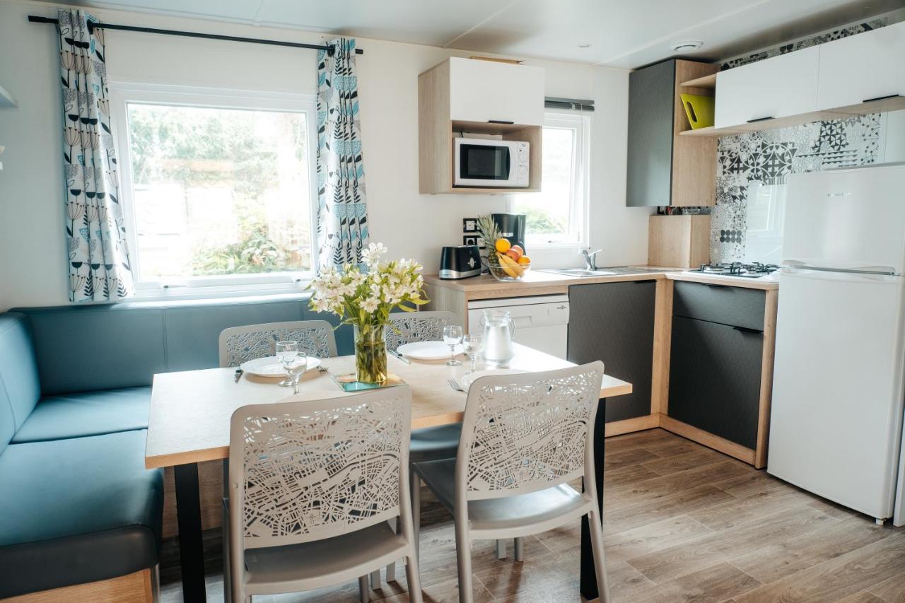 Mobil Homes Xxl2 4 Chambres - Camping Le Ranch Des Volcans Châtel-Guyon Exterior foto